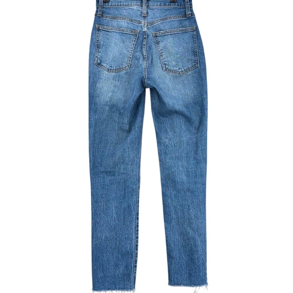 Universal Thread Classic Blue Denim Raw hem Jeans Size 17R NWT - Picture 3 of 10
